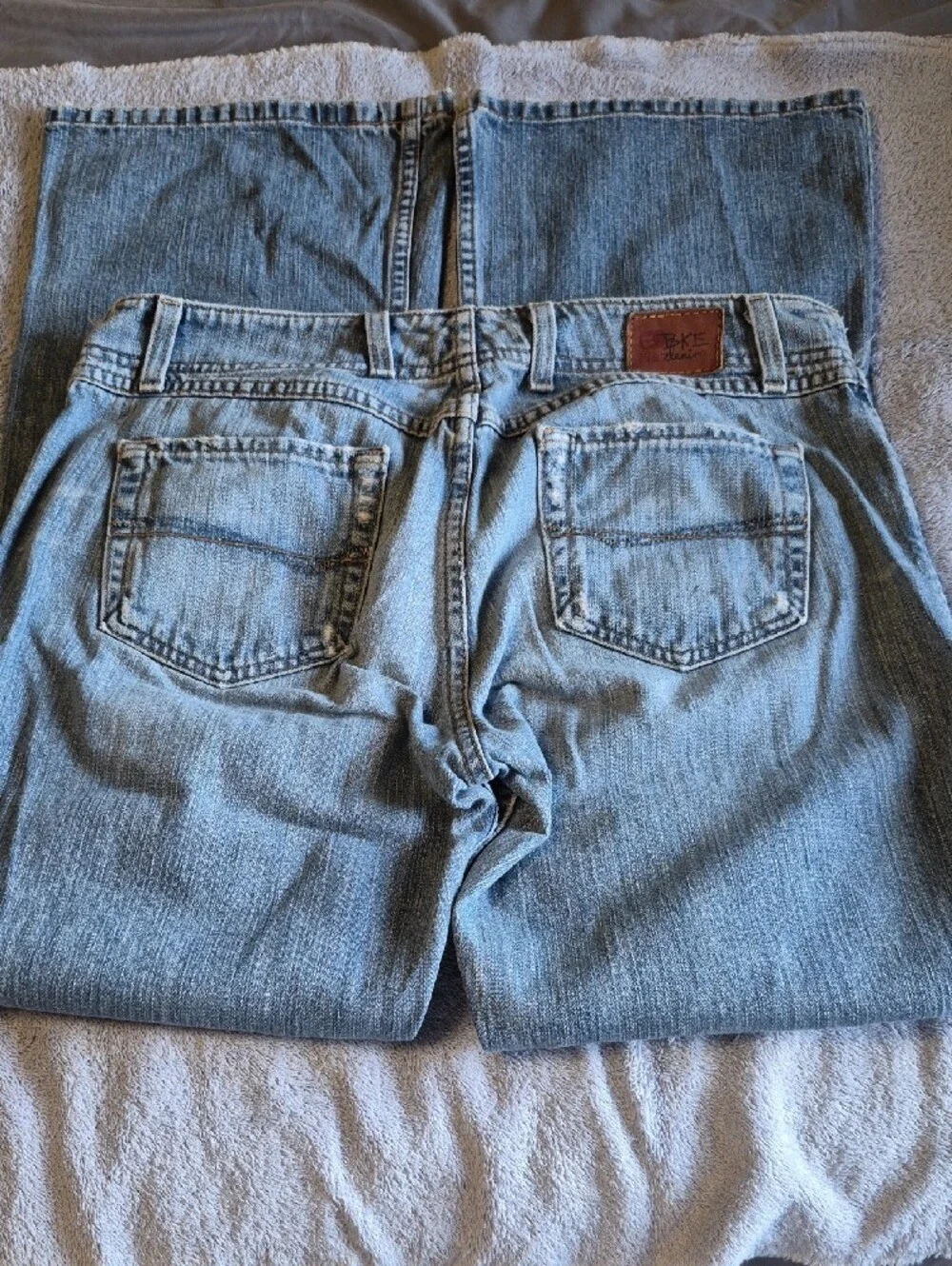 BKE Women's Light Blue Straight Leg Jeans